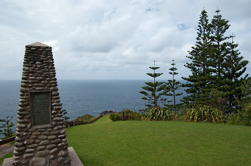 7017-Captain-Cook-Monument